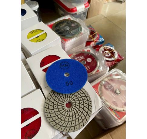 NI XU ĐÁNH BÓNG ĐÁ GRANIT