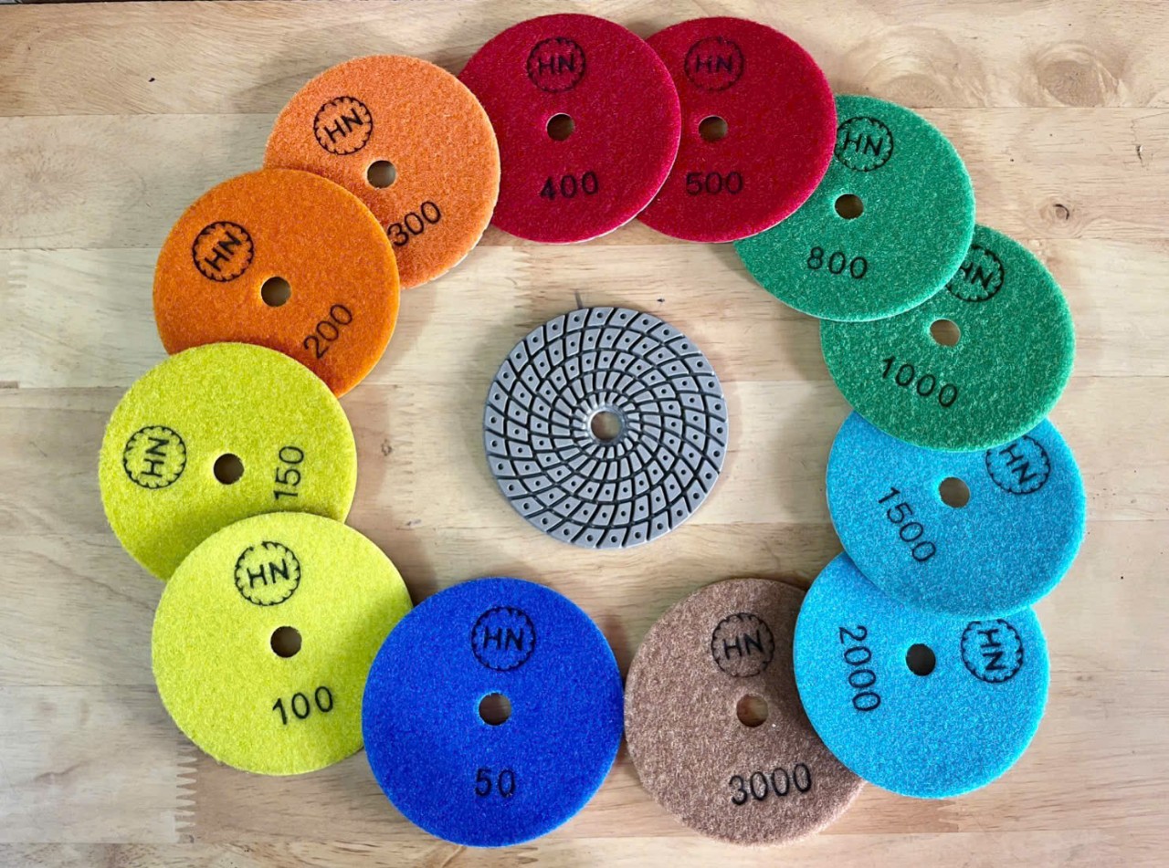 NI XU ĐÁNH BÓNG ĐÁ GRANIT